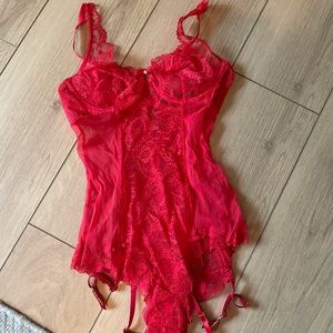 Victoria Secret 34C Lingerie BTWOT red Valentine’s Day